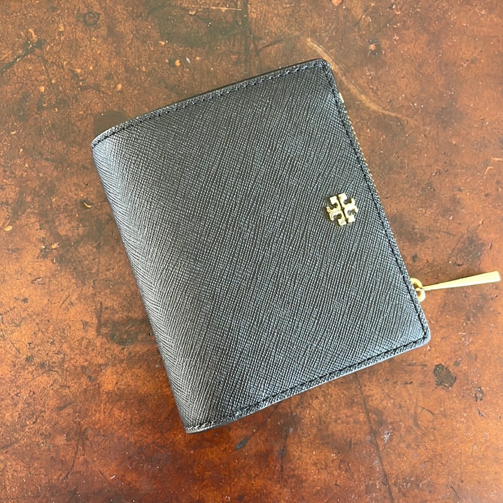 Black Tory Burch wallet